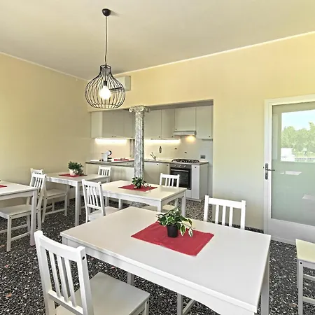 ゲストハウス Solandra Masi ミーラ