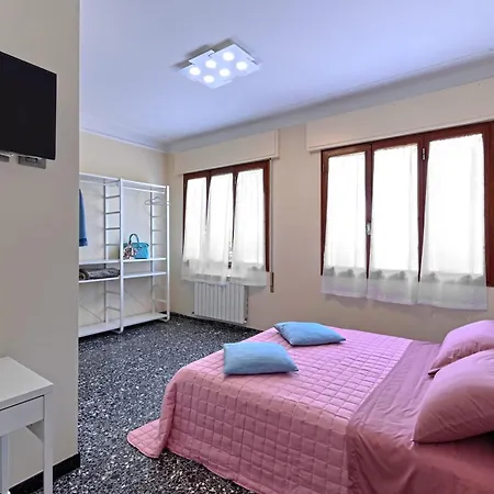 ゲストハウス Solandra Masi 3*